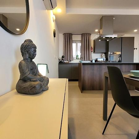 Apartamento Stylish - Modern - Large Terrace - 2 Bed - 200 M From Sea - Fully Air Con Bahía de San Pablo Exterior foto